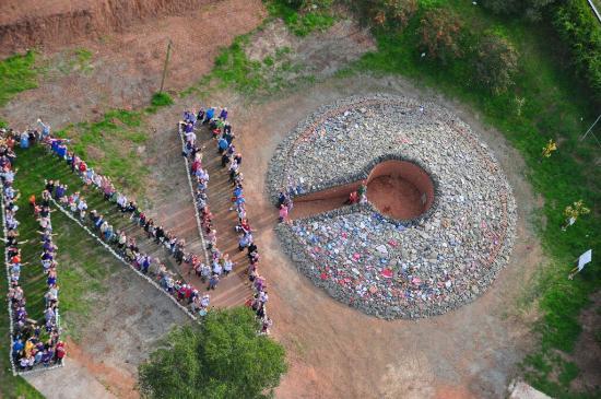 Hands Across the Border Cairn